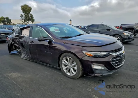 2021 Chevrolet Malibu Lt z USA, uszkodzony, nr VIN 1G1ZD5ST8MF030942